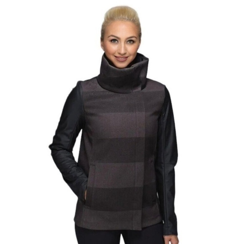 Rare Lululemon Brisky Biker Sweat Life Jacket in Black Soot Stripe Womens Size 6